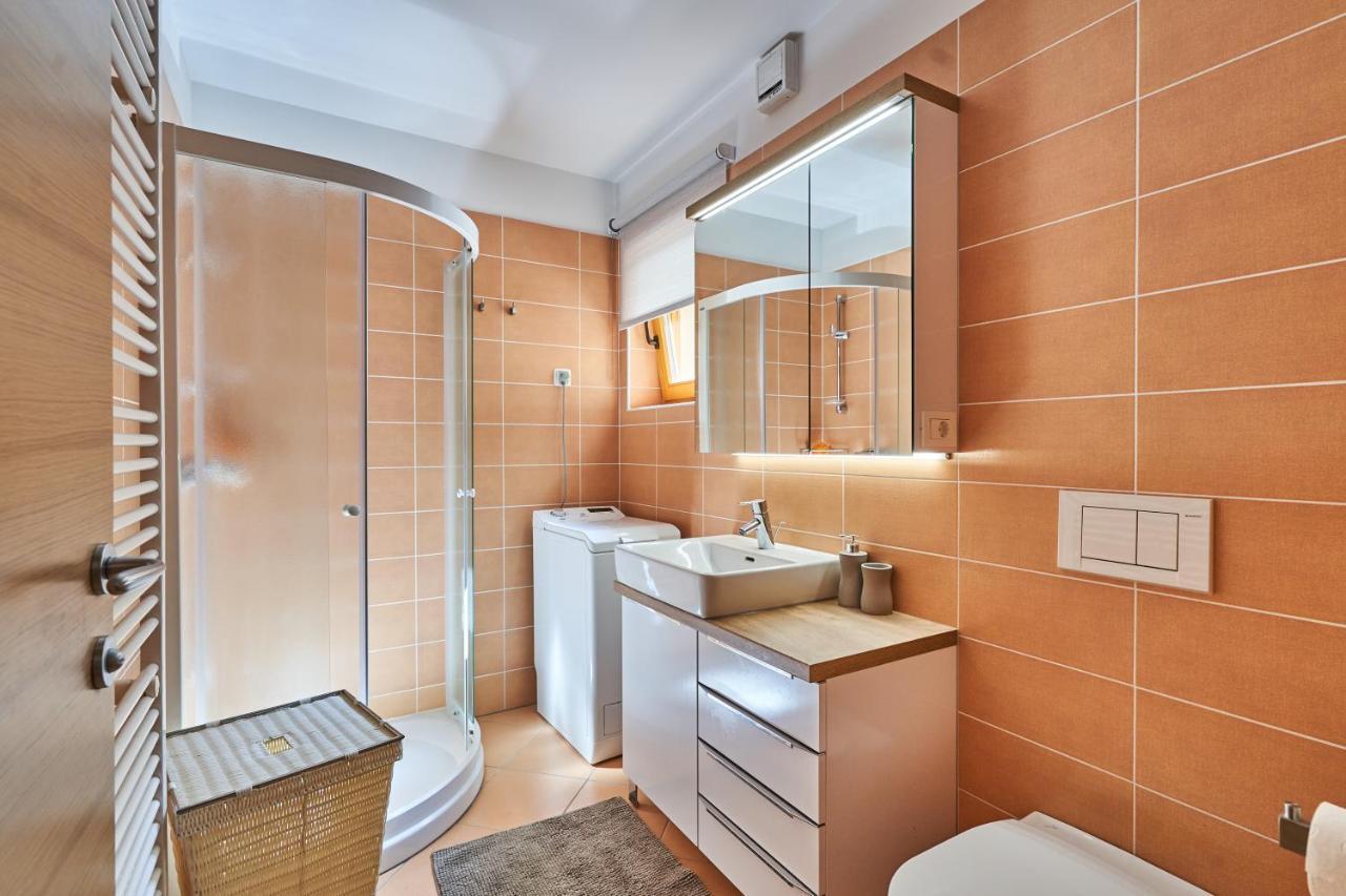 Cozy Apartment In The Heart Of Kranjska Gora Bagian luar foto